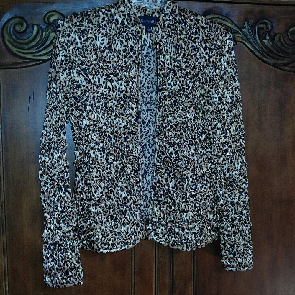 Size small,cheetah print jacket.